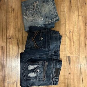 Lot of men’s 32x34 jeans.